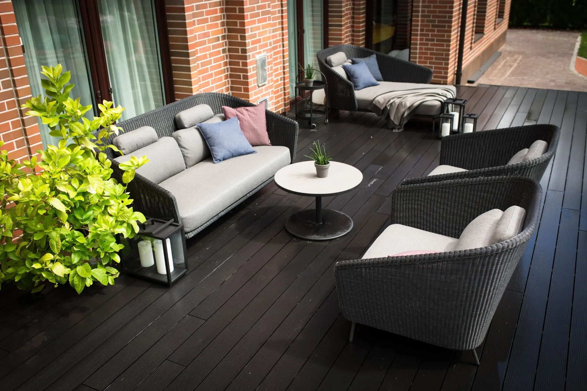 Cane-line terrace