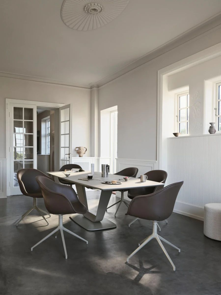 Adelaide dining chair with swivel function