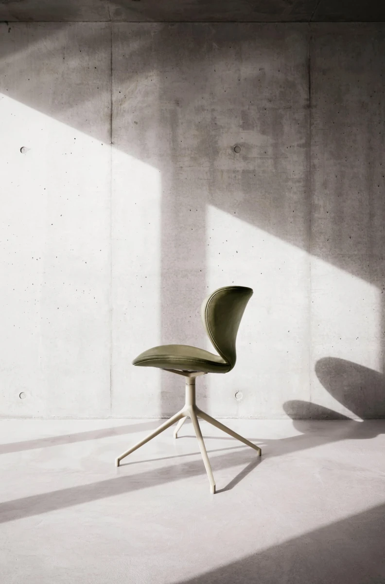 Hamilton dining chair with swivel function