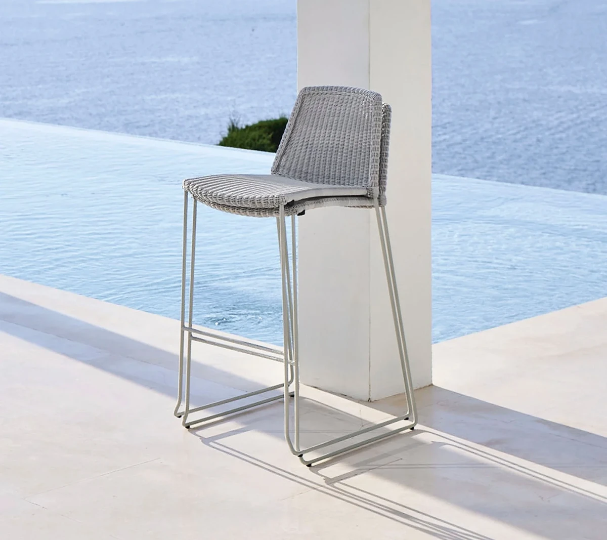 Breeze bar chair, stackable