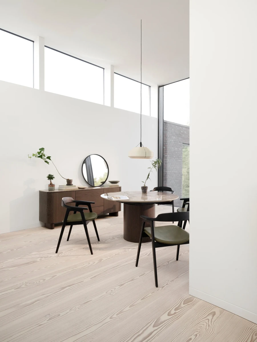 Santiago extendable dining table