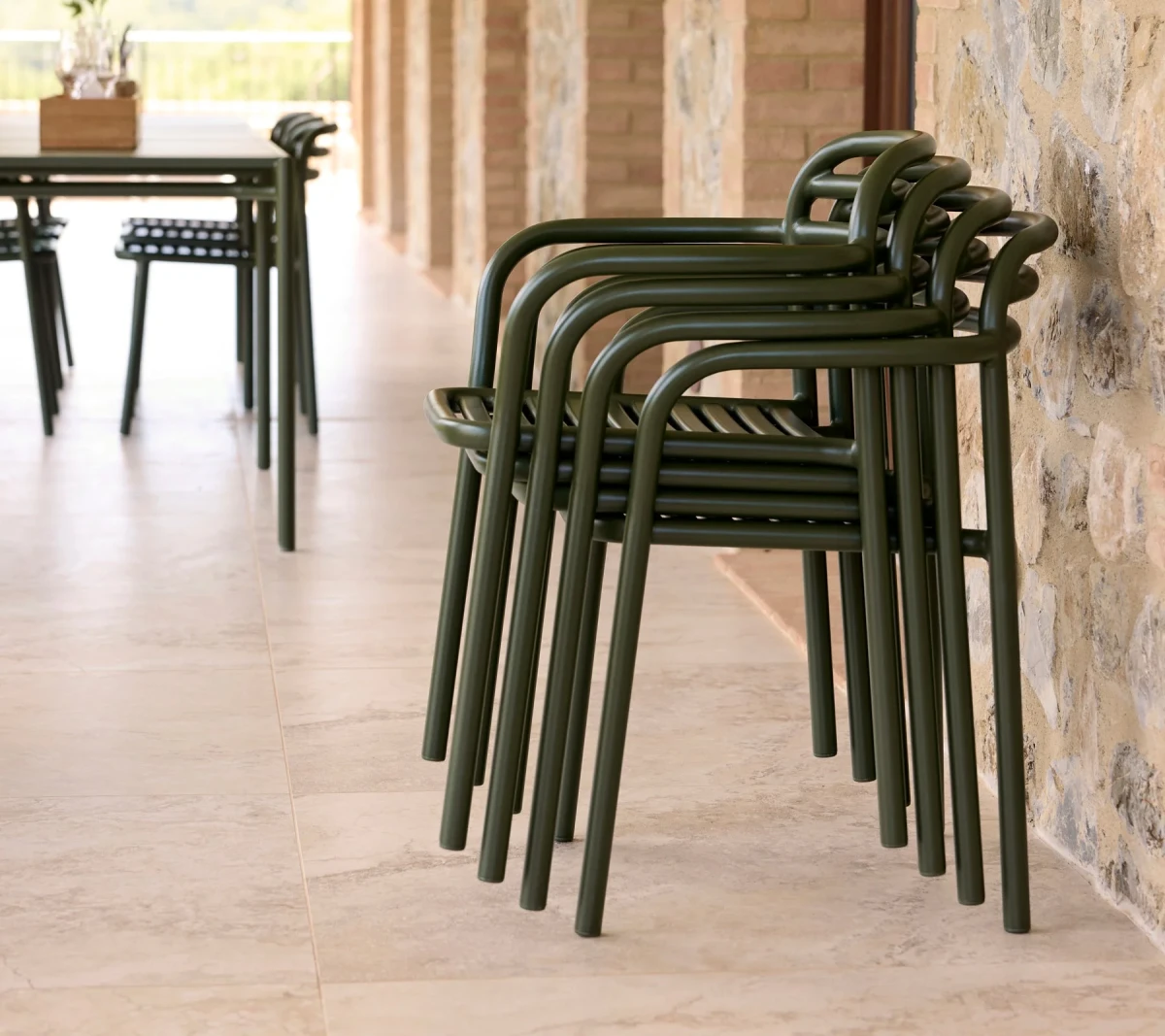 Bliss dining table rect. incl. 4 armchairs