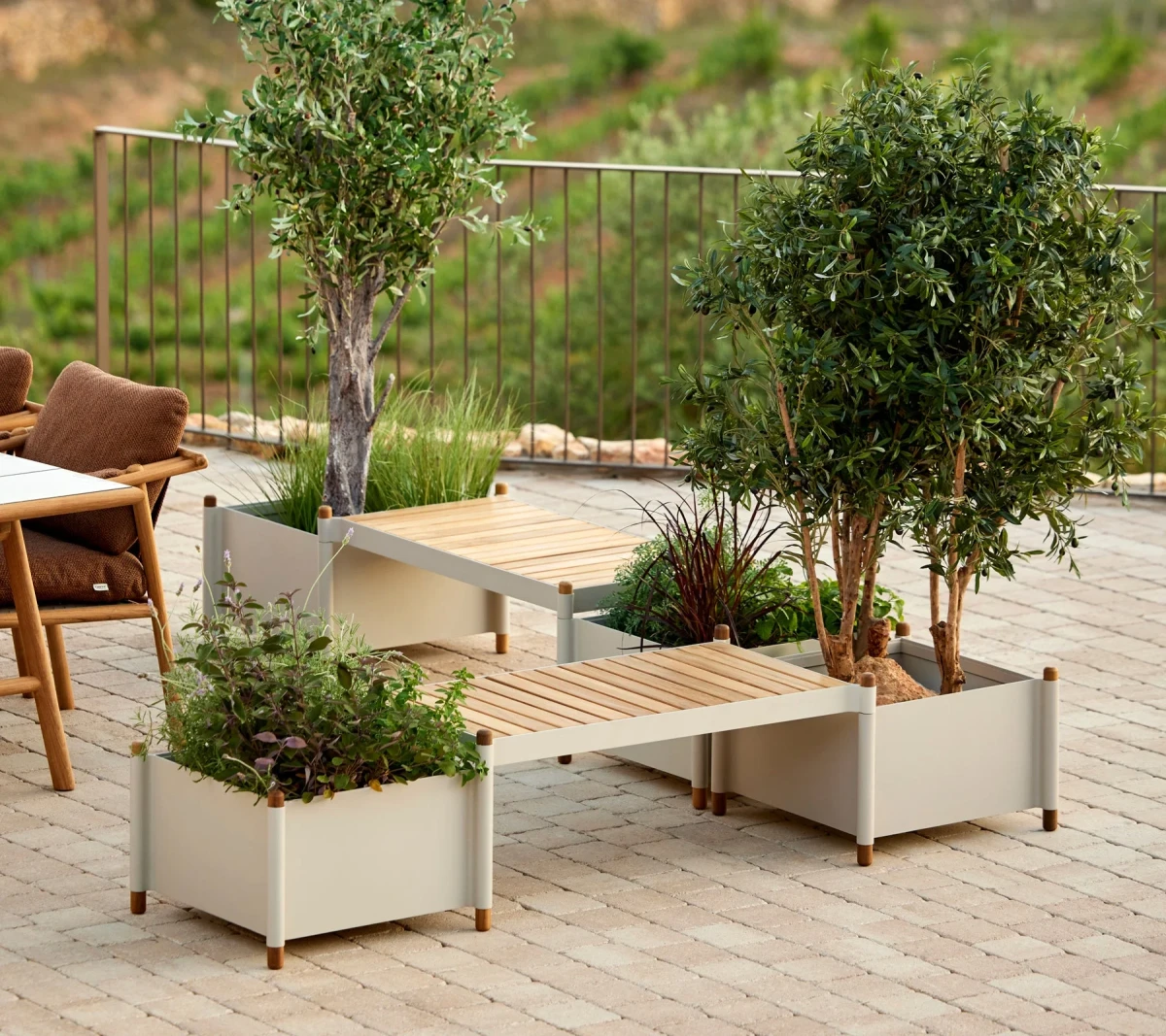 Sticks planter bench