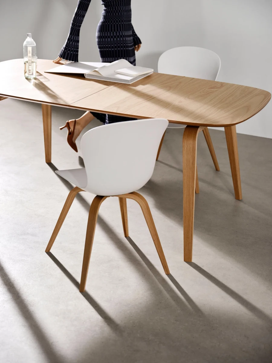Hauge dining table