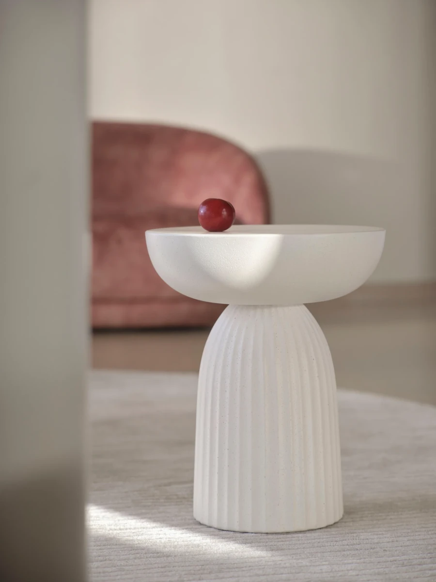 Expose side table