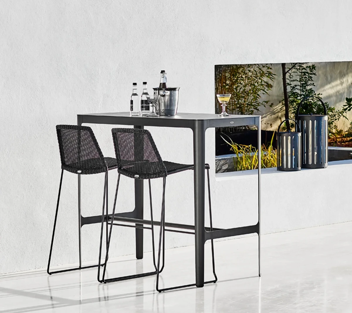 Breeze bar chair, stackable