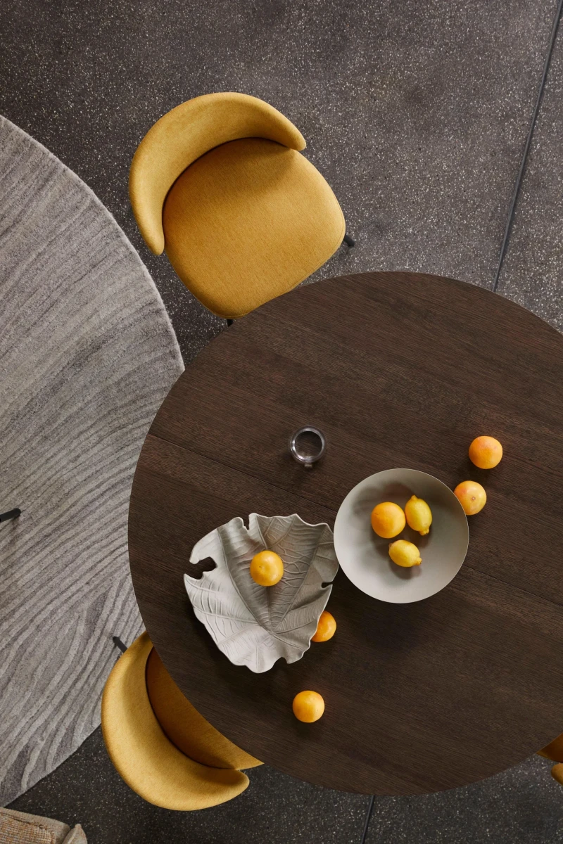 Santiago extendable dining table