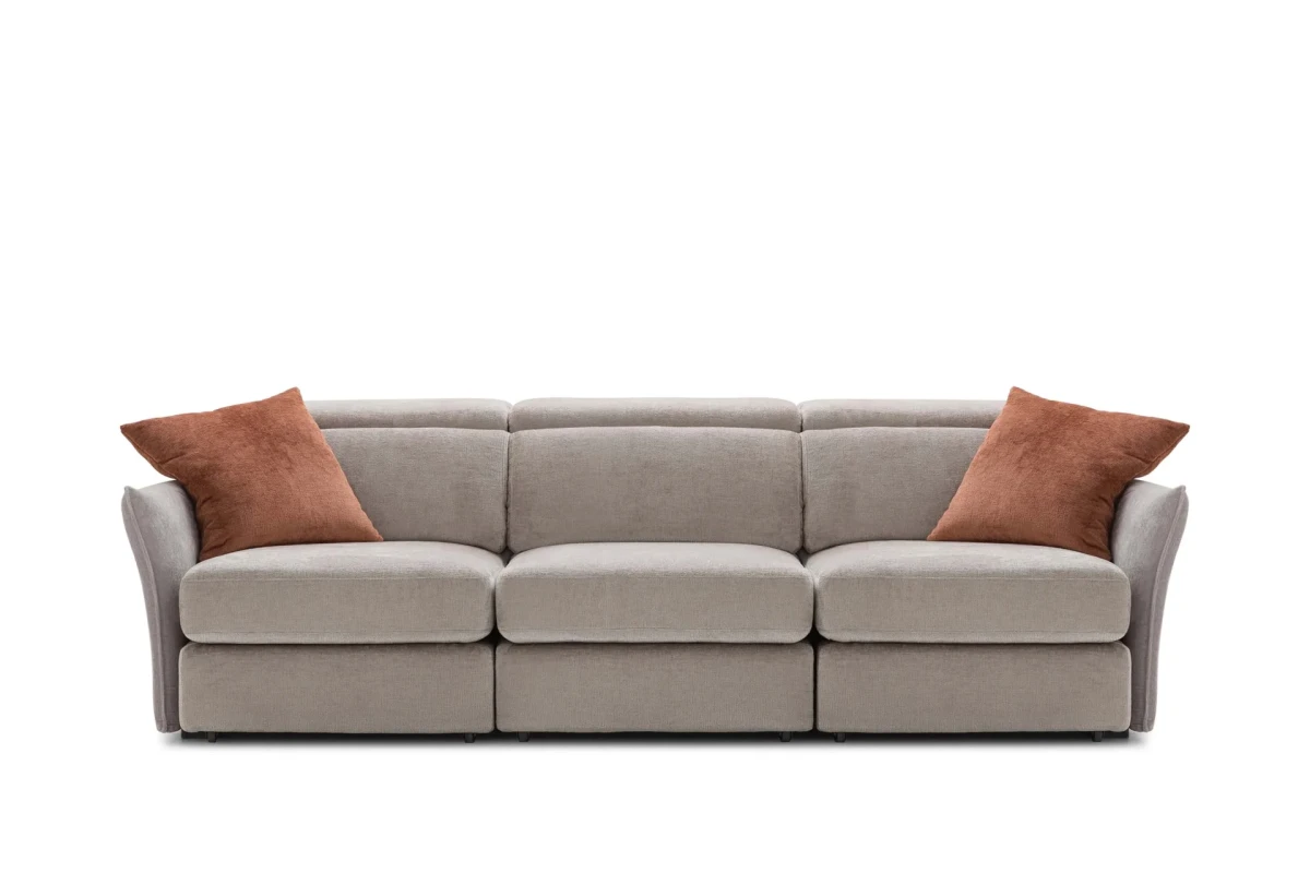 Hill double — Classic-design sofa with extendable seats, adjustable headrests, and customizable armrests.