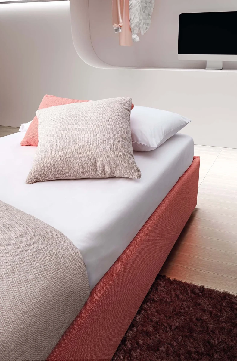 Pervinca — Single daybed without a headboard.