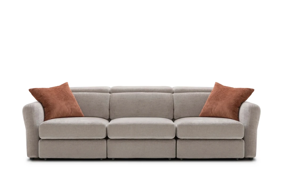 Hill double — Classic-design sofa with extendable seats, adjustable headrests, and customizable armrests.