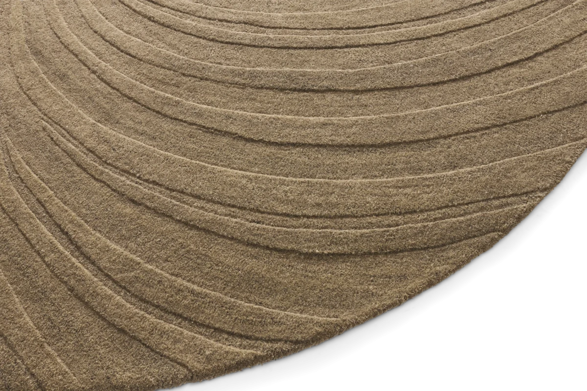 Furrow rug
