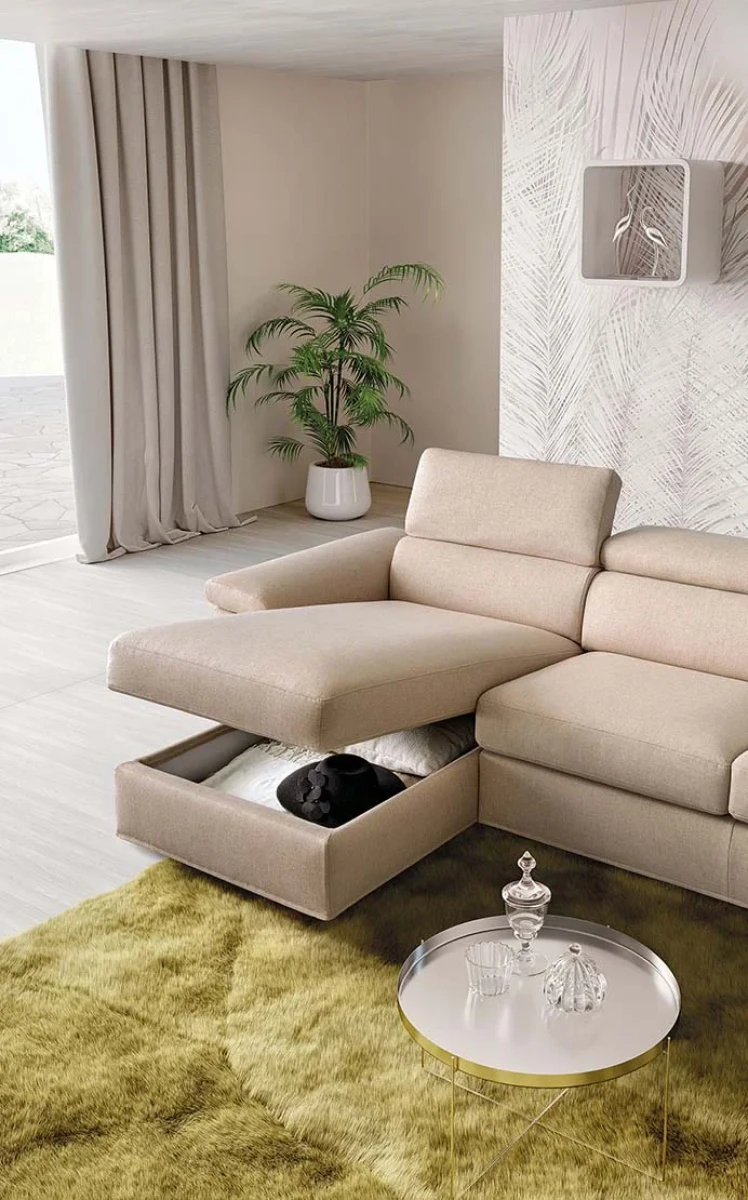 Pieris — Classic sofa with storage mechanisms, adjustable headrests, and extendable footrest.