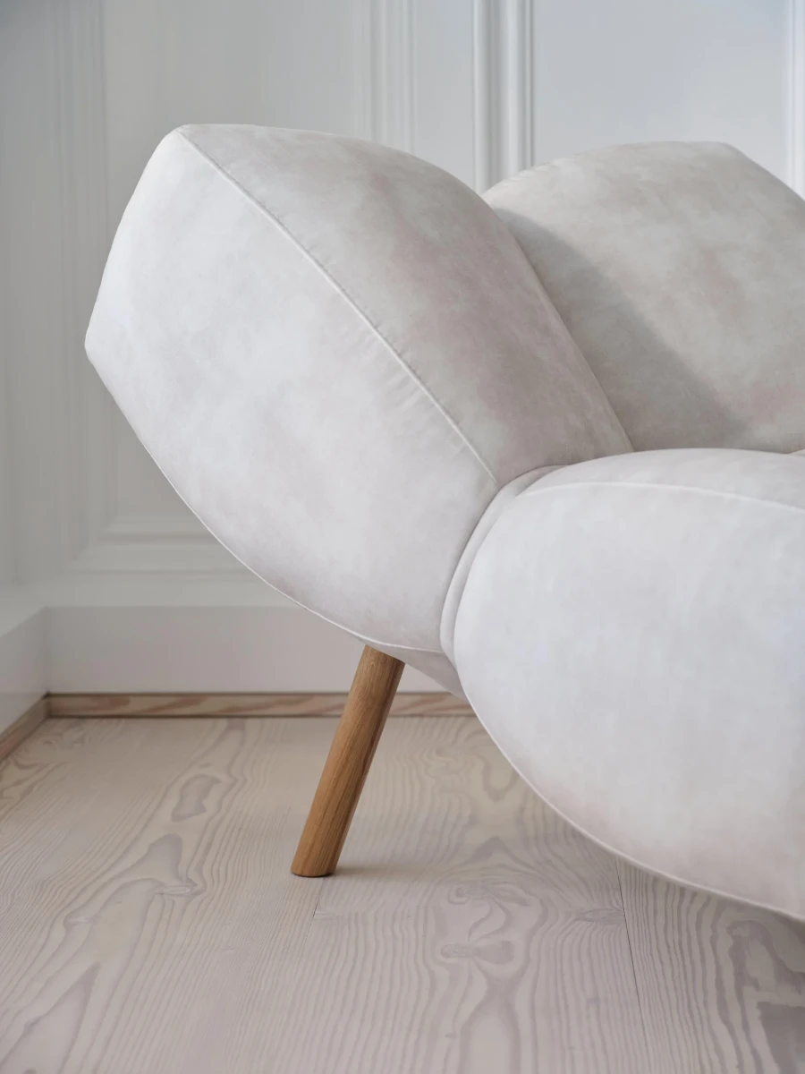Nawabari armchair