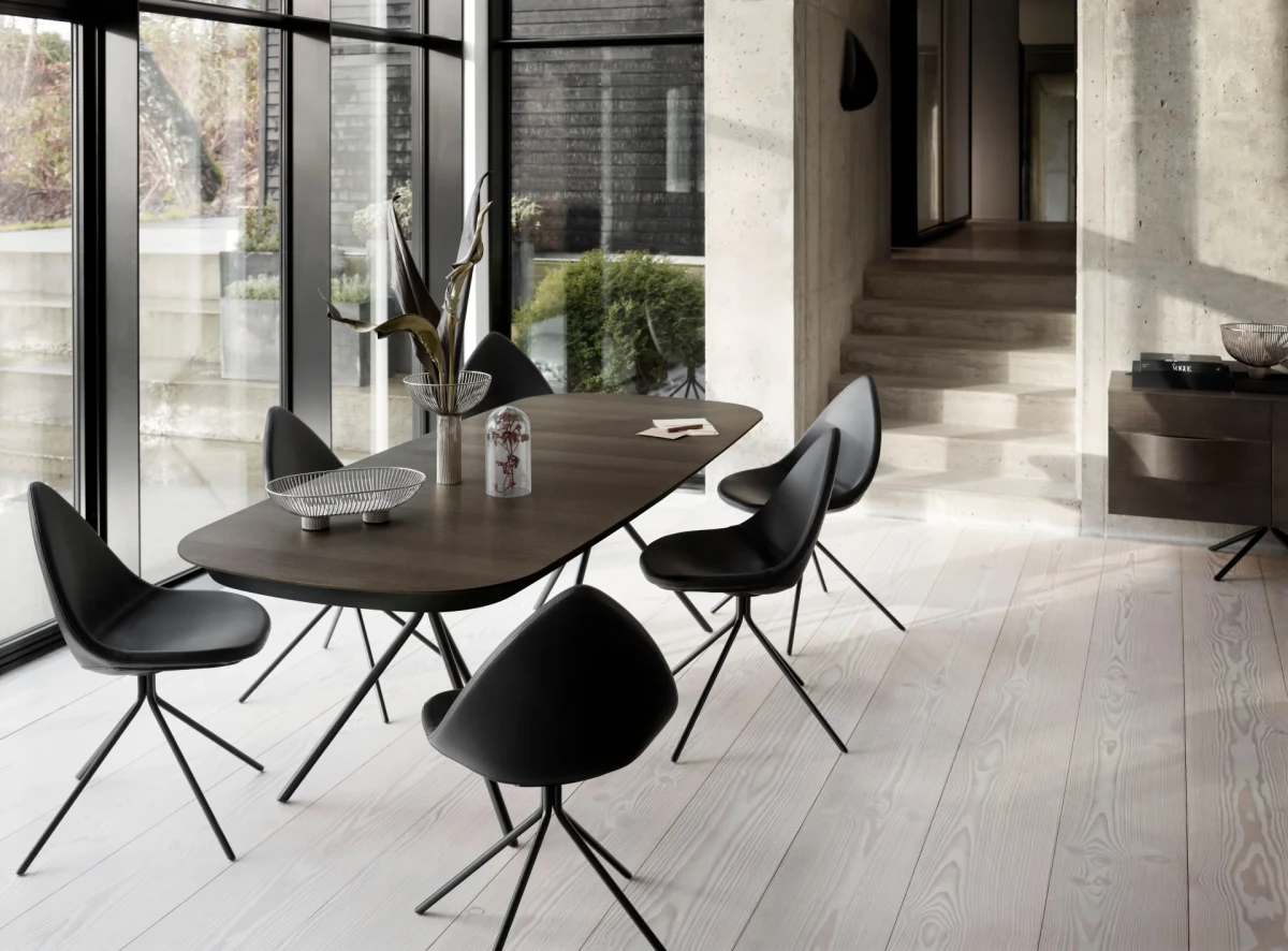 Ottawa extendable dining table