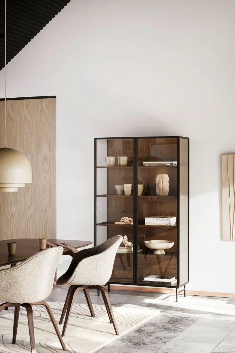 Lund glass cabinet