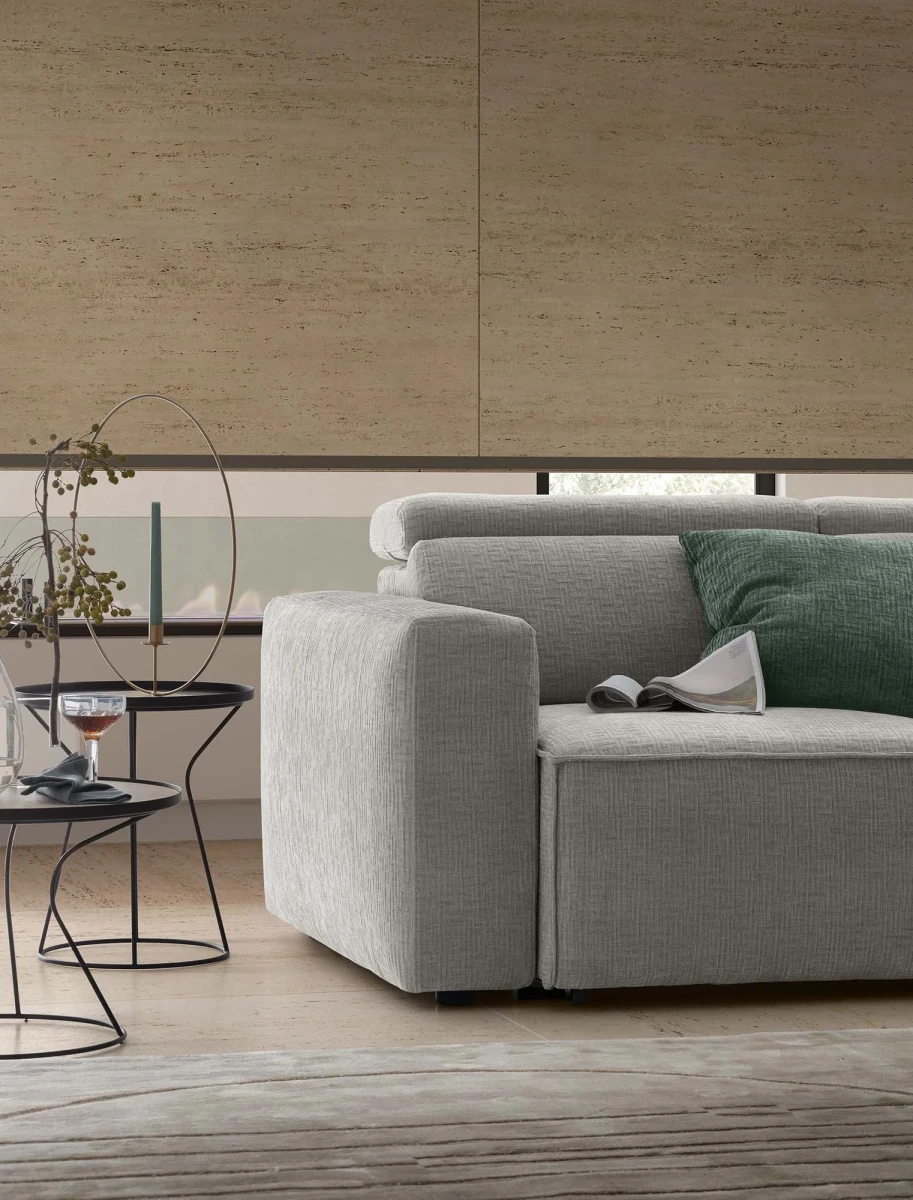 Hill — Linear sofa with extendable seats, adjustable headrests, and customizable armrests.