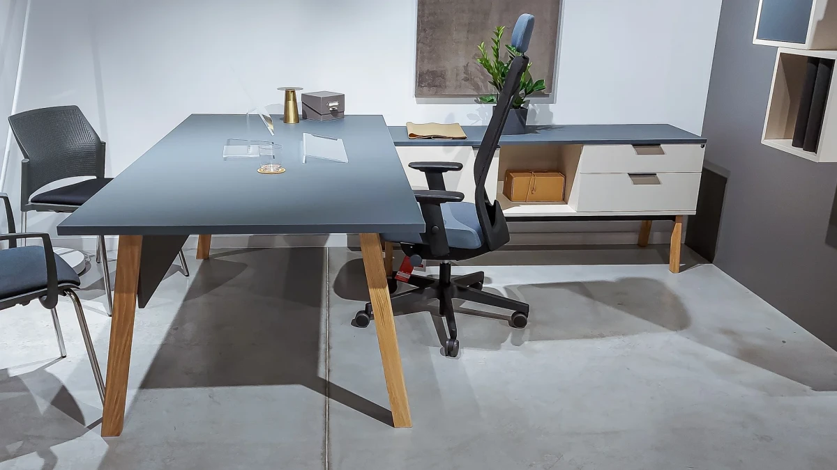 OZO work desk