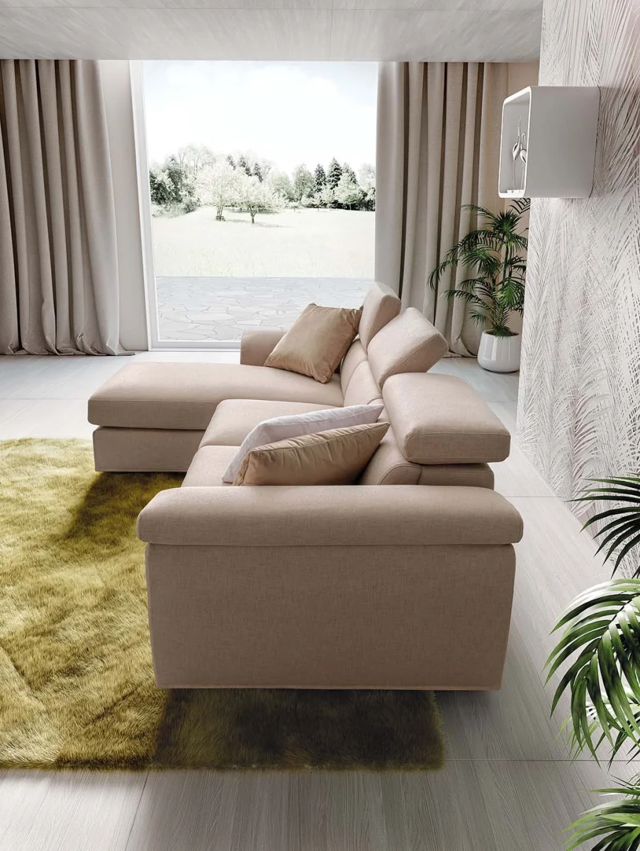 Pieris — Classic sofa with storage mechanisms, adjustable headrests, and extendable footrest.