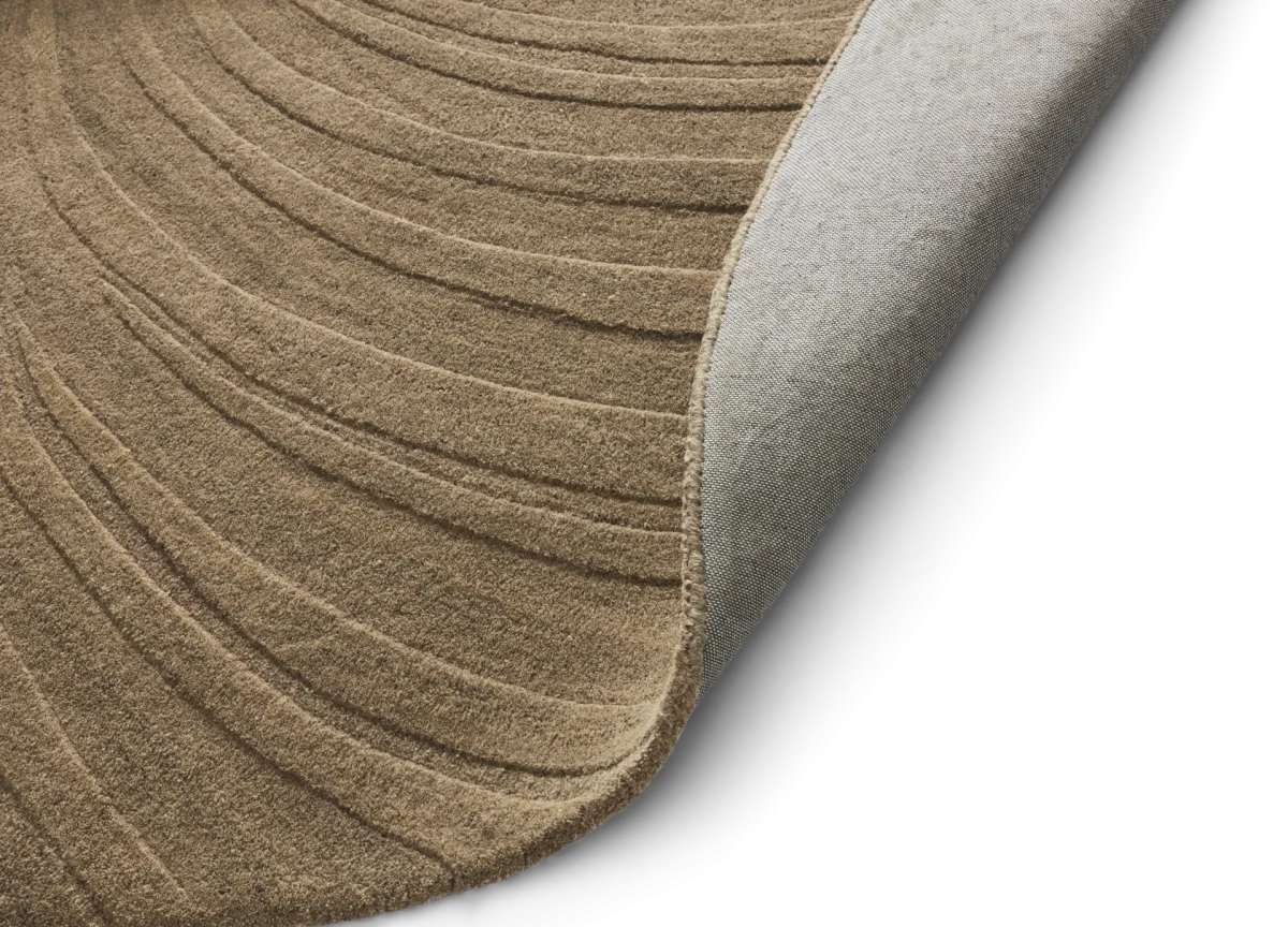 Furrow rug