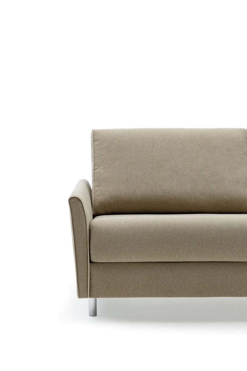Maldive — Sofa bed with high legs.