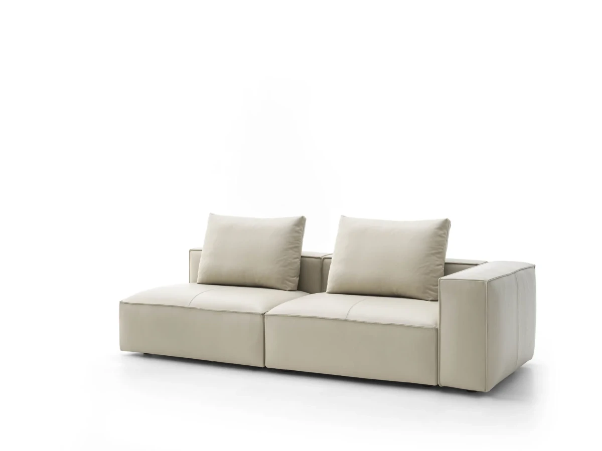 Adam — Modern sofa with square shapes and customisable backrests