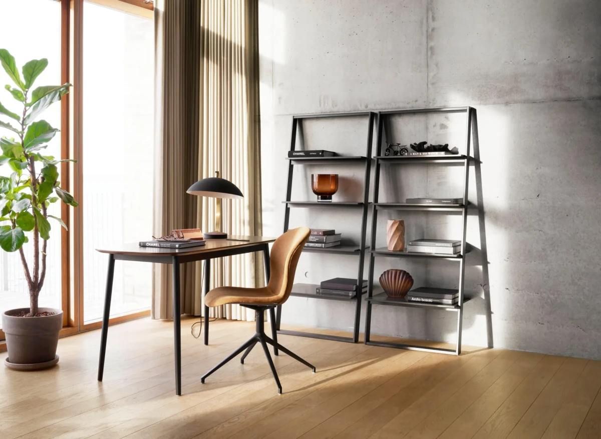 Adelaide dining chair with swivel function