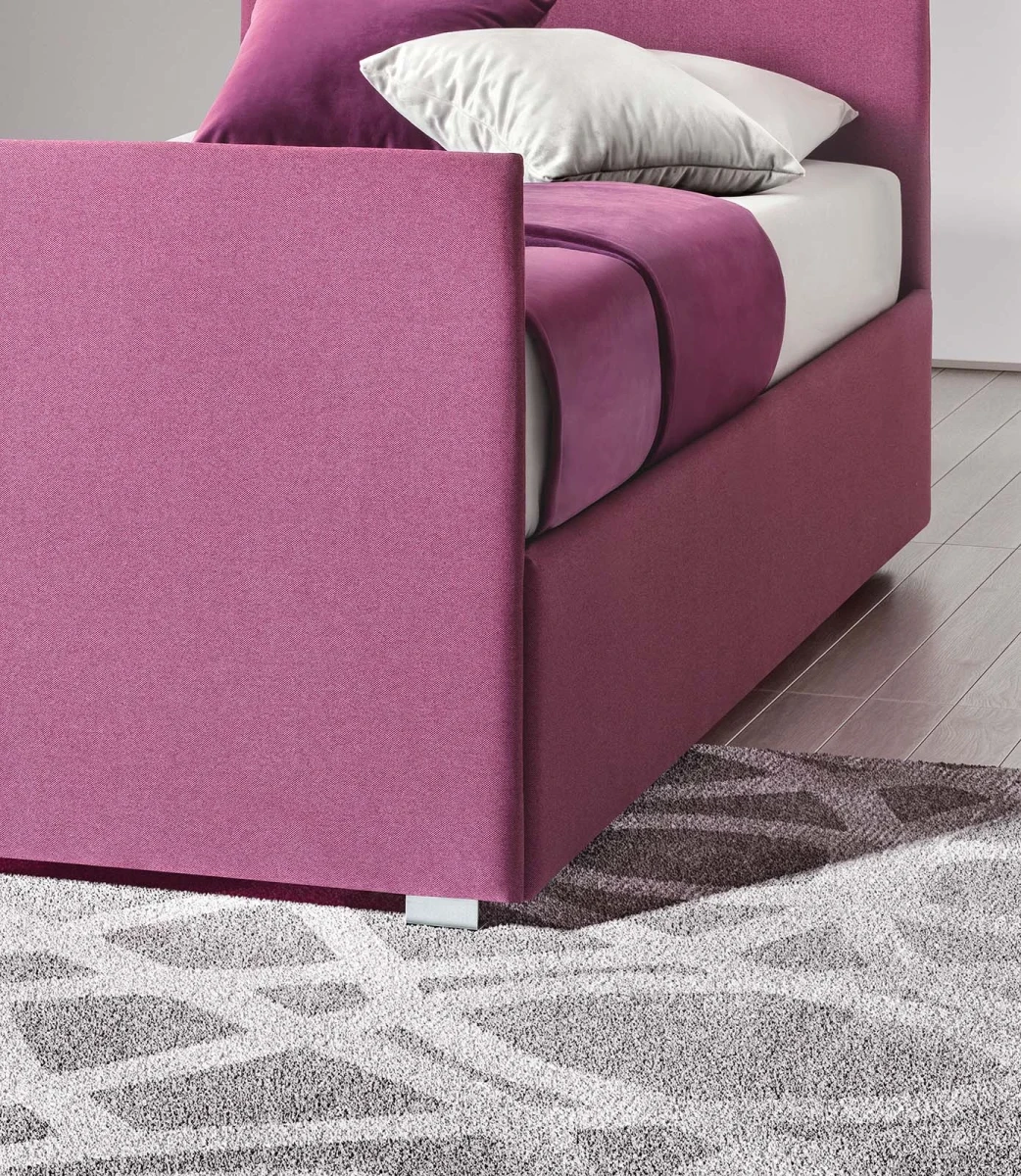 Bambusa — Daybed with headboard and footboard.