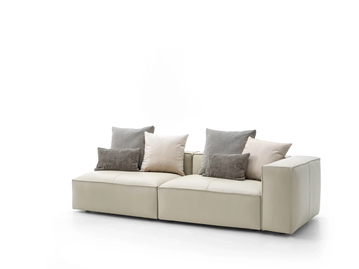 Adam — Modern sofa with square shapes and customisable backrests