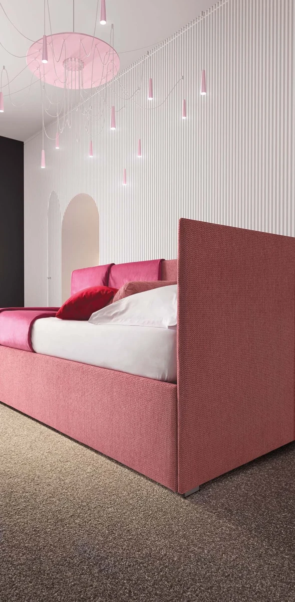 Pentas — Simple corner single daybed.