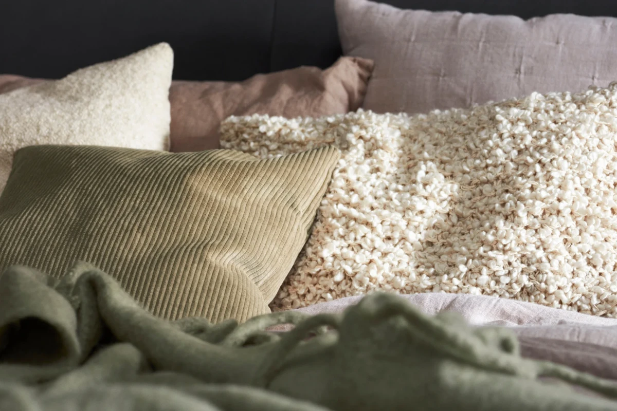 Bouclé heavy cushion