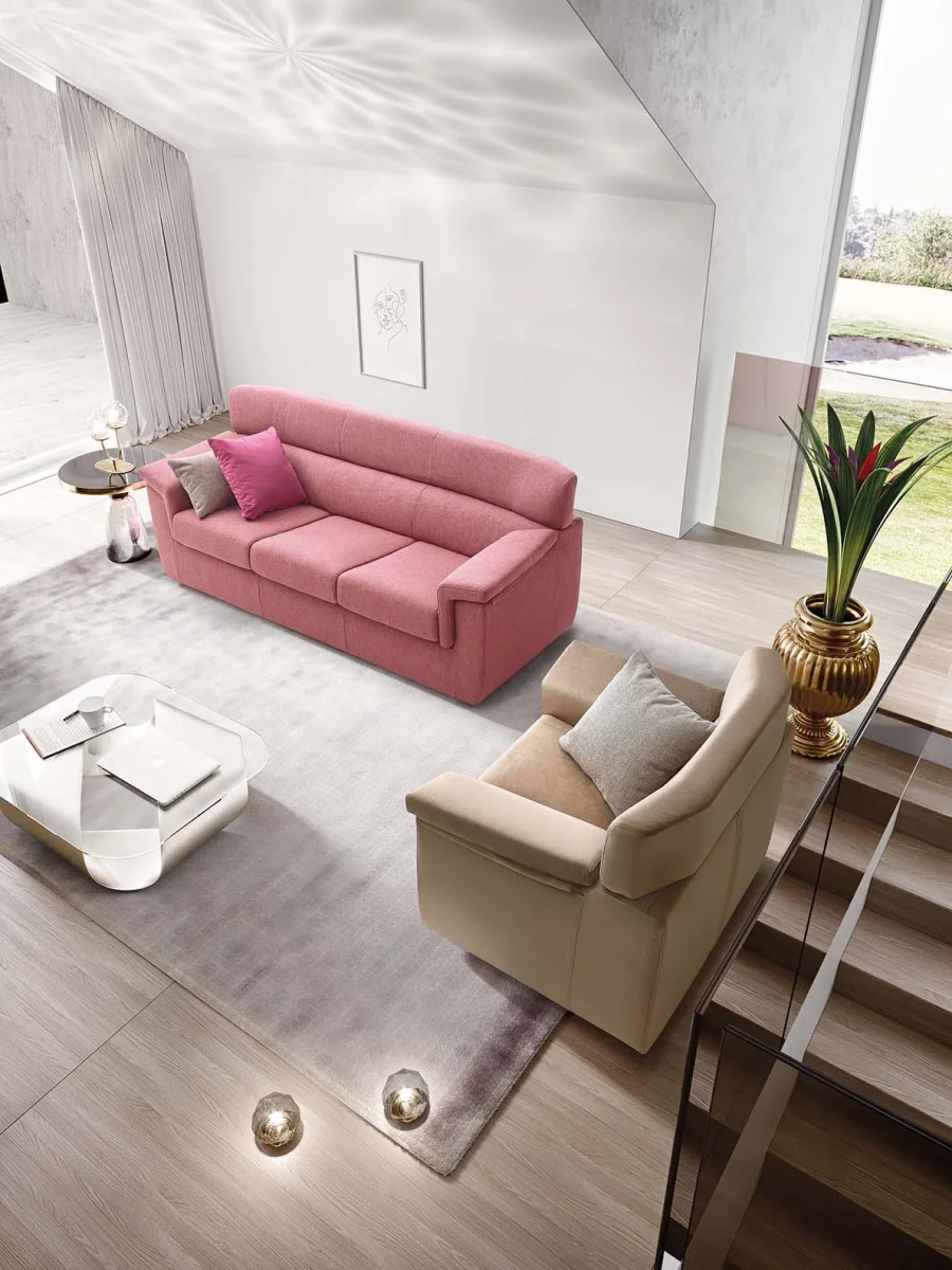 Trick — Linear sofa with a classic design.