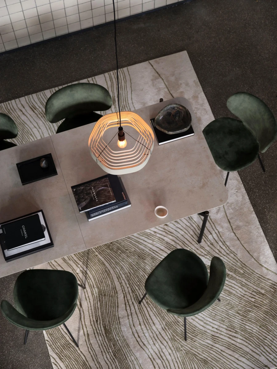 Augusta extendable dining table