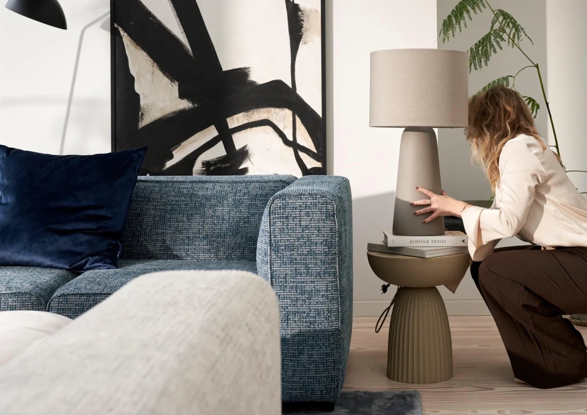 Dawn table lamp