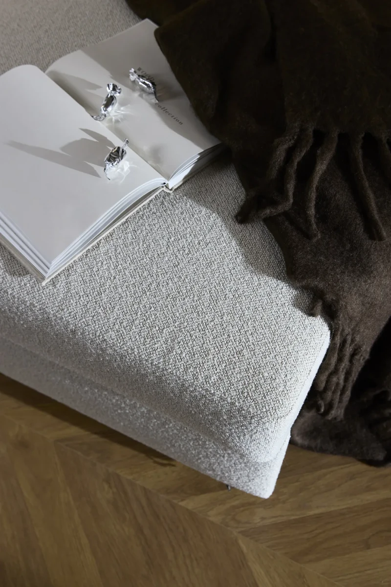 Neah Chair with Standard Arms