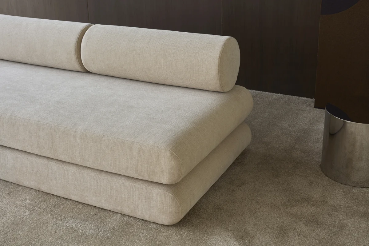 Circlus Daybed With Round Cushions