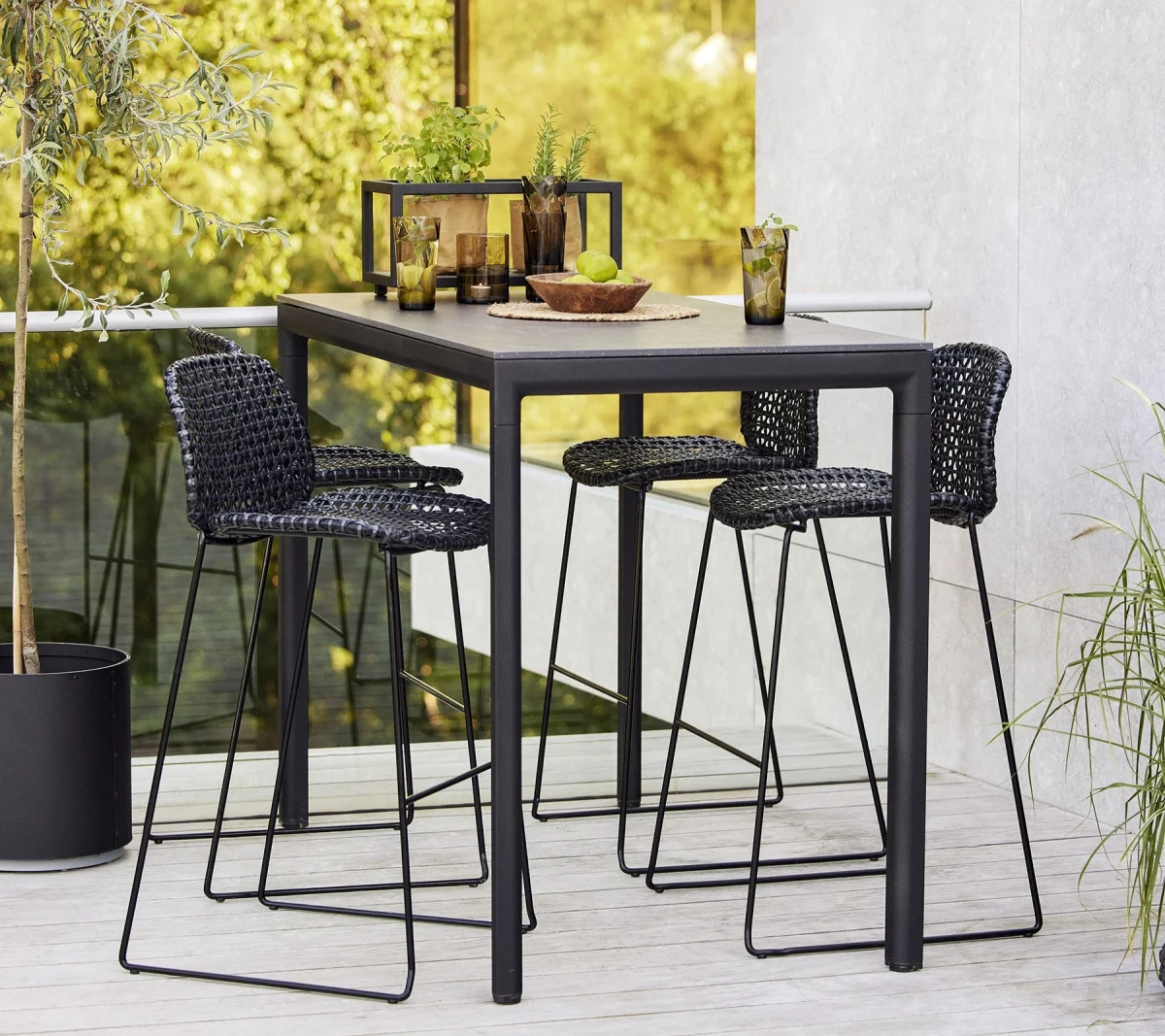 Vibe bar chair, stackable