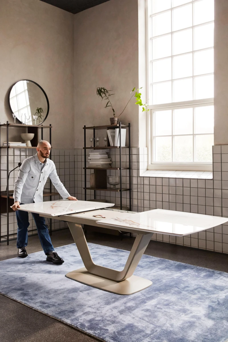 Alicante extendable dining table