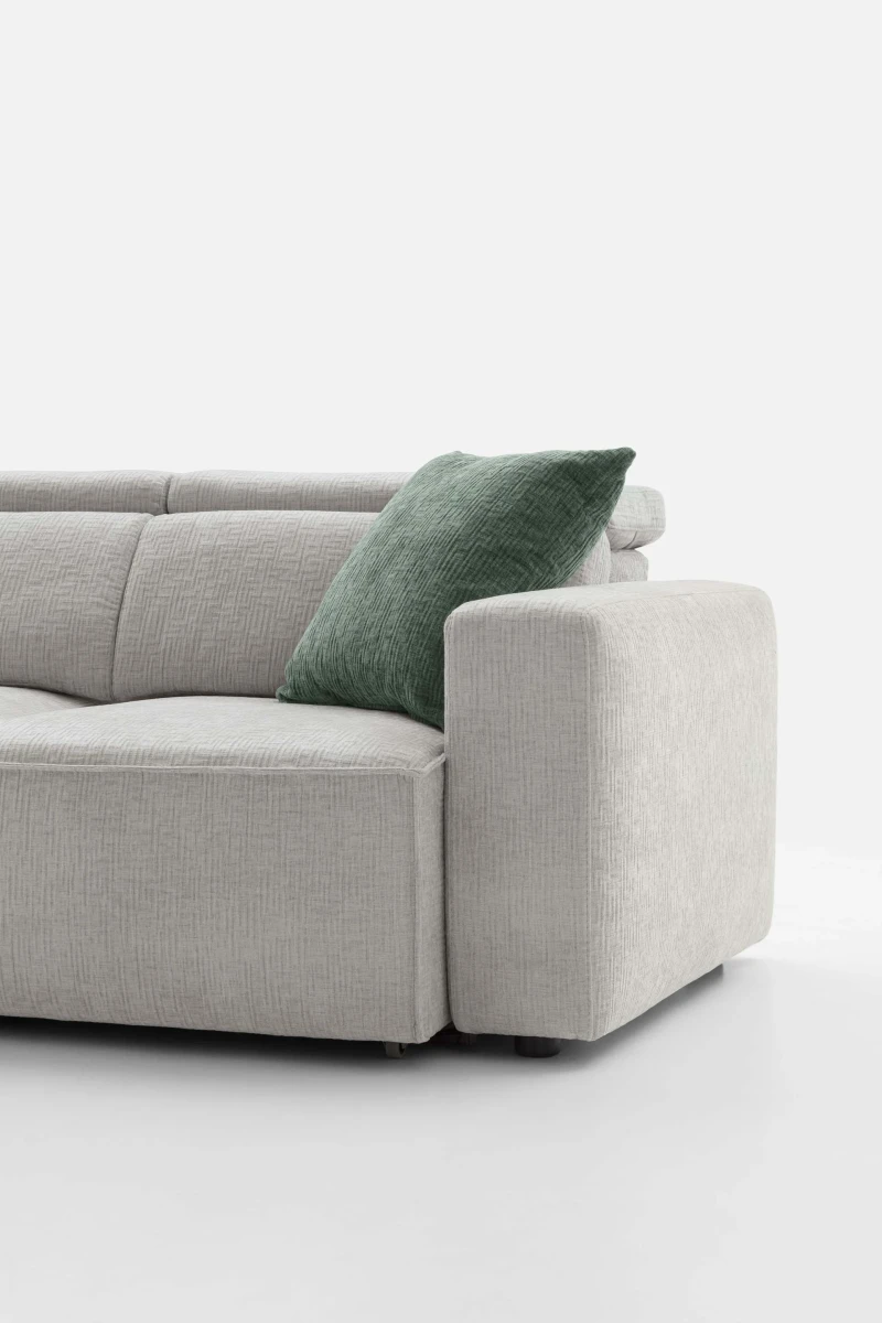 Hill — Linear sofa with extendable seats, adjustable headrests, and customizable armrests.