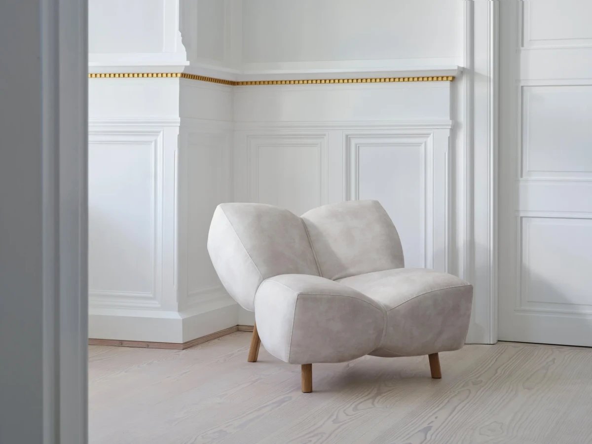 Nawabari armchair