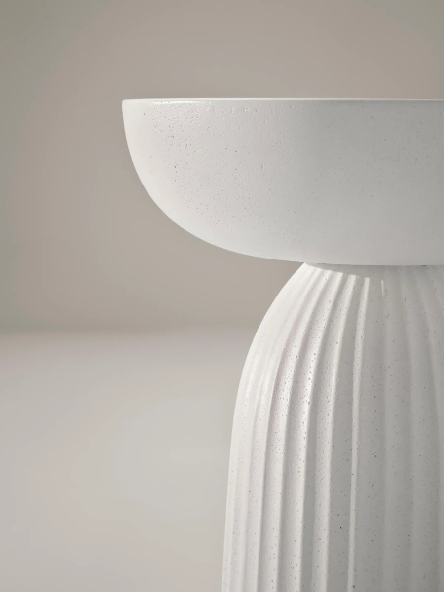Expose side table