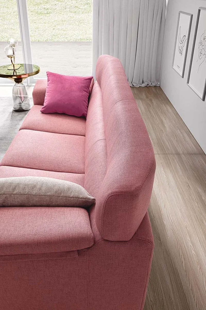 Trick — Linear sofa with a classic design.