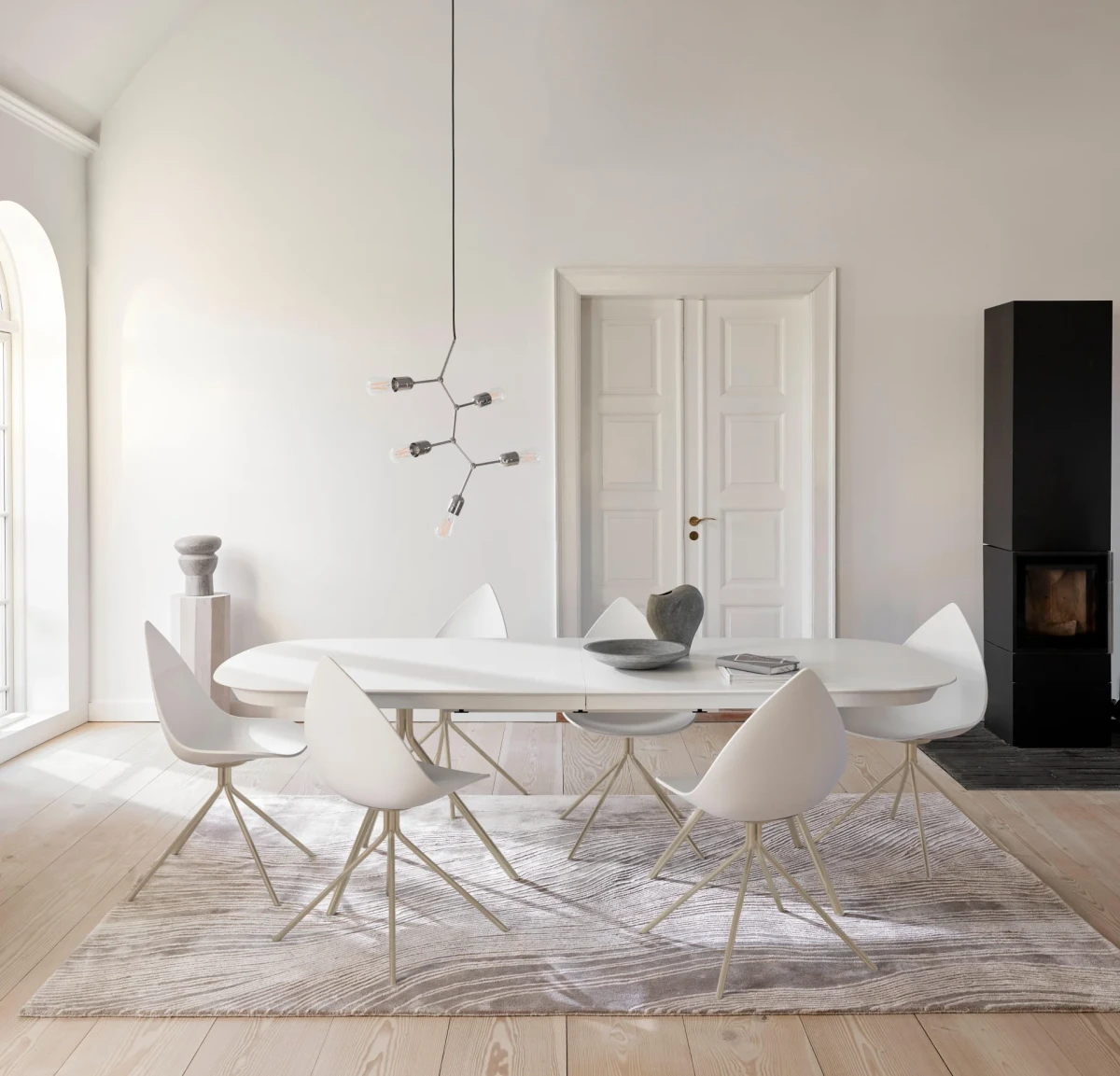 Ottawa extendable dining table