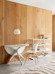 Billund round dining table