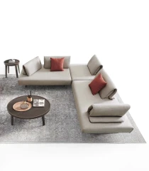 Abbraccio — Modular modern sofa with movable backrests.