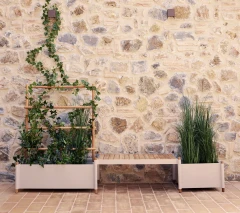 Sticks planter w/bench