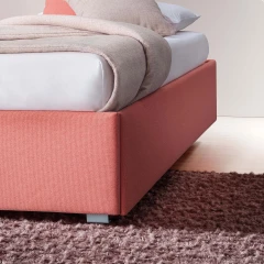 Pervinca — Single daybed without a headboard.