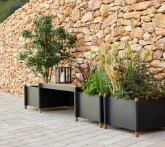 Sticks planter bench