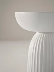 Expose side table