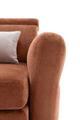 Hill double — Classic-design sofa with extendable seats, adjustable headrests, and customizable armrests.