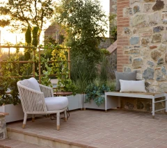 Sticks planter w/bench